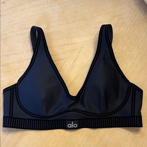ALO Airlift Line Up Bra Medium